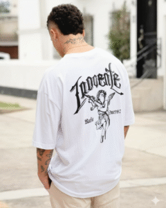 Polo blanco inocente para hombre