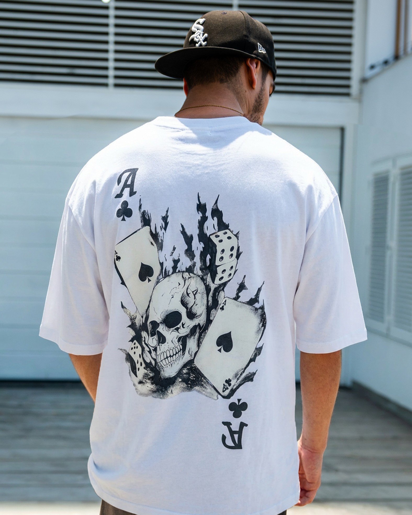 Polo Blanco Skull Bet para hombre