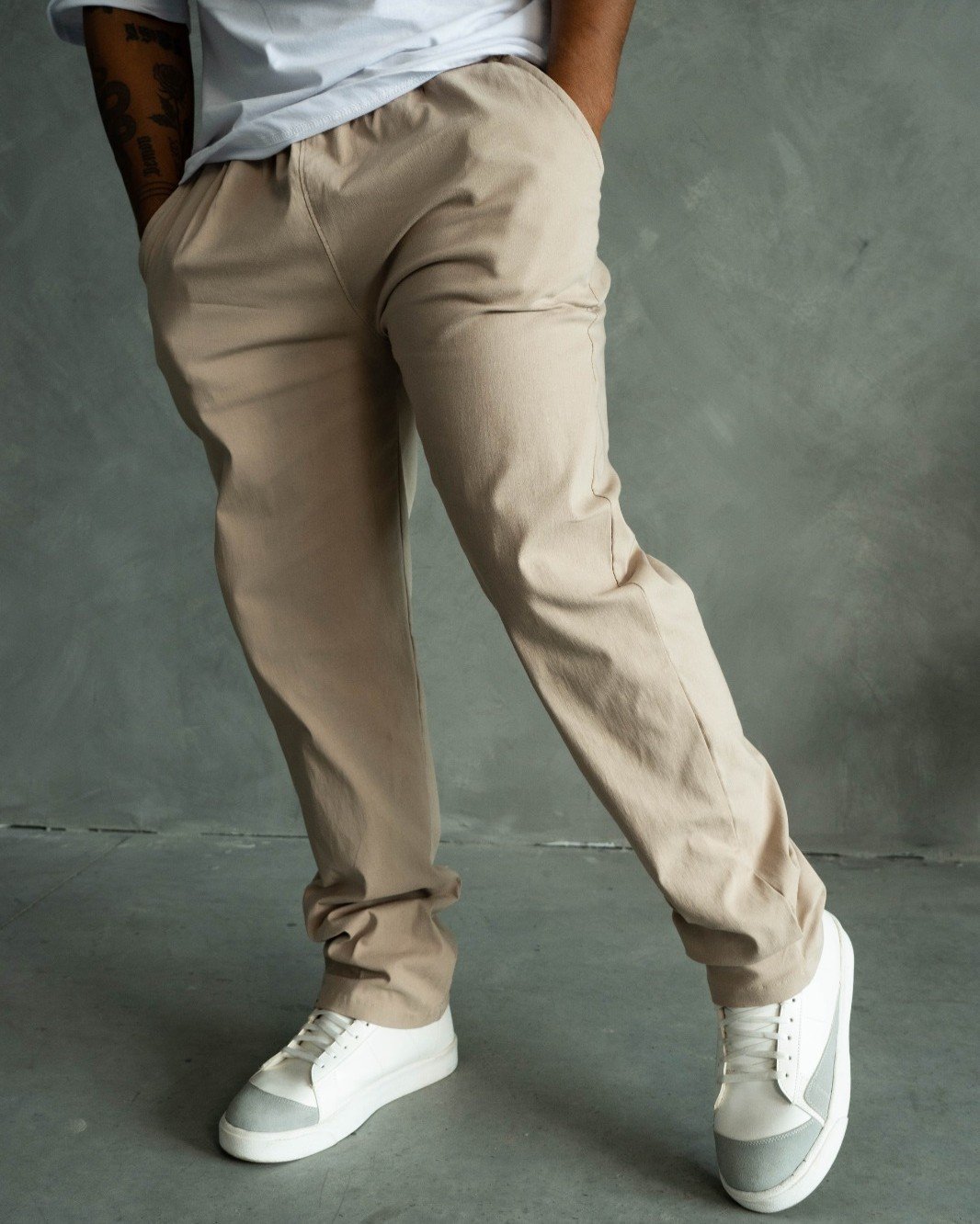jogger beige ston para hombre