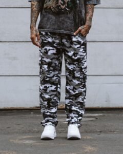 jogger blanco y negro oversize para hombre