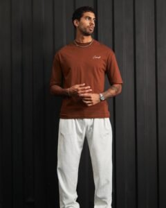 polo marron oversize para hombre